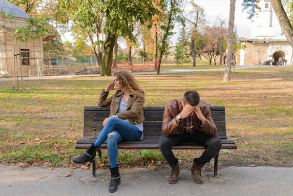 Read more about the article Tham vấn hôn nhân có thể cứu vãn mối quan hệ của bạn như thế nào, theo góc nhìn của các nhà trị liệu?